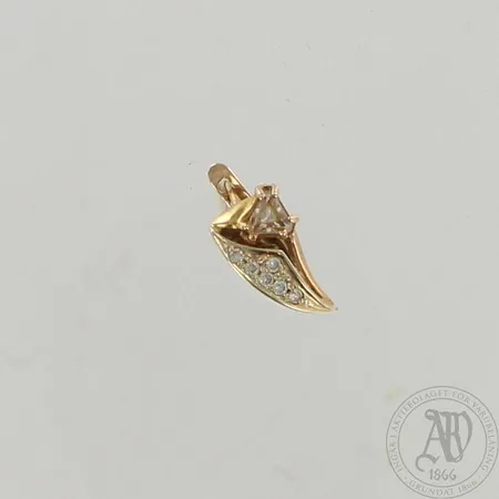 Pariton kivikorvakoru, korkeus 15mm, 585br, paino 1,7g