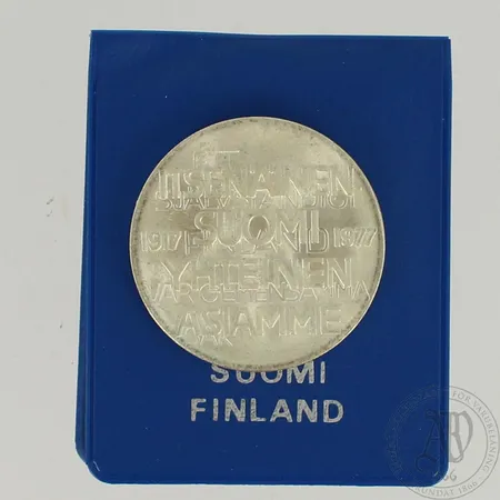 Juhlaraha, Itsenäinen Suomi 60 vuotta, nimellisarvo 10 mk, 1917-1977, 500, paino 21,9g 