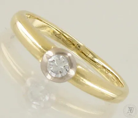 Timanttisormus 1xn.0.15ct, kaiverrettu, koko 18¼, 750, paino 3,2g