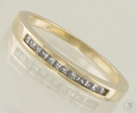 Timanttisormus 12xn.0.02ct (princess), koko 19½, 585, paino 3,0g