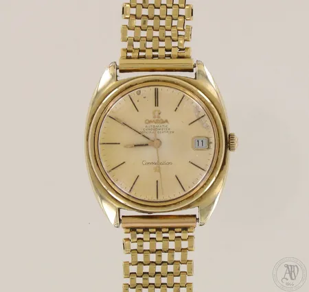Teräsrannekello Omega Automatic Chronometer Officially Certified Constellation, taulussa hapettumaa ja kulumaa, käytön jälkiä, taulun Ø 35mm, kultahihnat 750, pituus 195mm, 1970-luku, paino 71,9g