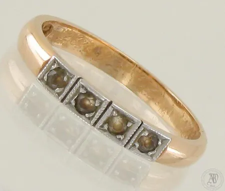 Kivisormus, kaiverrettu, koko 18½, 585br, paino 2,8g