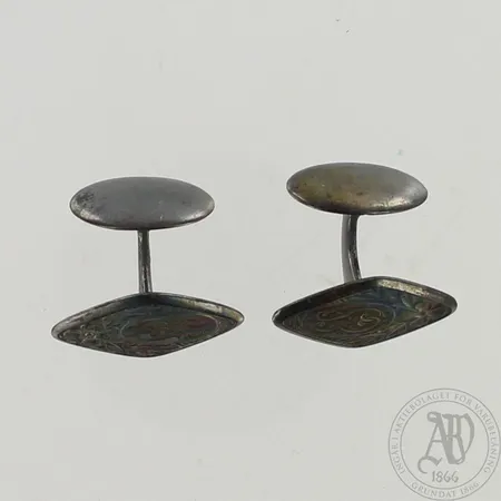 Kuvioidut kalvosinnapit, mitat 14x24mm, 813, paino 11,0g 