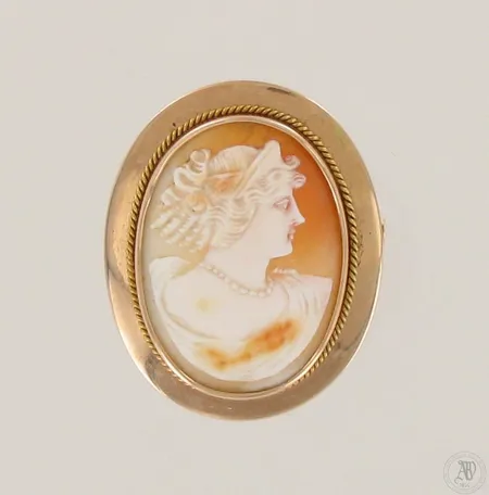 Camee-rintakoru, kaiverrettu, korkeus 50mm, 585br, paino 13,0g