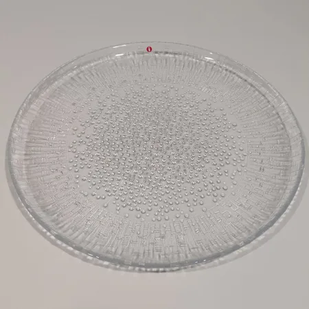 Iso tarjoilulautanen, Ultima Thule, design, Tapio Wirkkala, Iittala, korkeus 2,5 cm, halkaisija 35 cm Ota yhteys panttilainaamoon kuljetusmaksusta sopimiseksi.