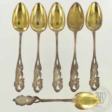 Kuusi kahvilusikkaa, kaiverrettuja, pituus 118mm, 813, paino 65,3g