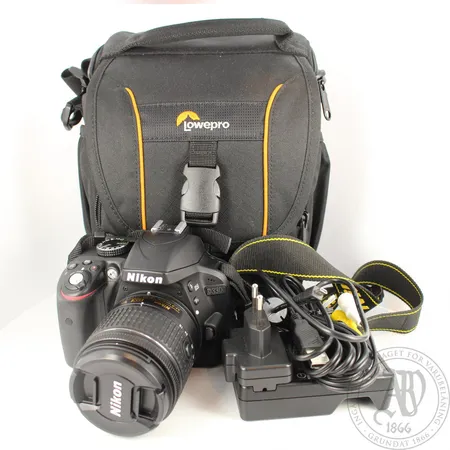 Jäjestelmäkamera Nikon D3300, takuu voimassa 1/2020, uuden veroinen, kantolaukku laturi ja johdot