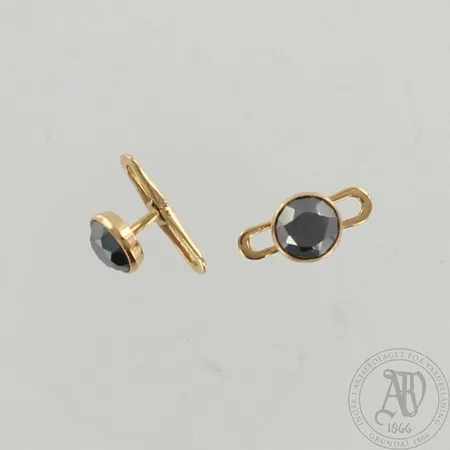 Hematiitti- frakkinapit, Ø 8,2mm, niimileima OL, 585br, paino 3,0g 