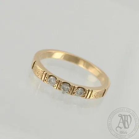 Timanttisormus 3xn.0.06ct, koko 17½, 750, paino 3,0g 