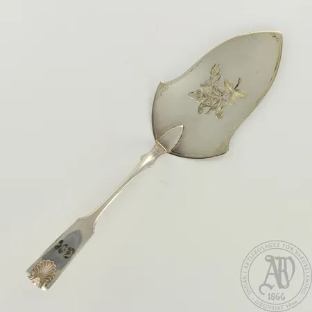 Kakkulapio, Musla, kaiverrettu, pituus 195mm, 813, paino 36,2g 