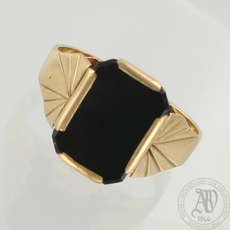 Kivisormus, kaiverrettu, koko 23, 585br, paino 8,8g 