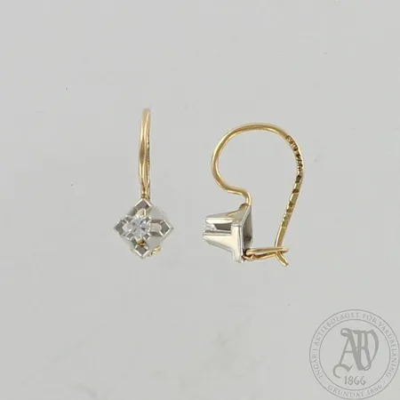 Timanttikorvakorut 2xn.0.06ct, korkeus 16mm, 750 kelta- ja valkokulta, paino 1,8g 
