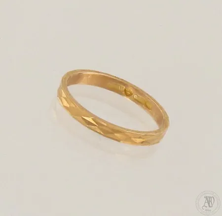 Kuvioitu sormus, koko 17, 750, paino 1,7g
