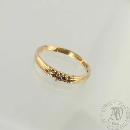 Timanttisormus 3xn.0.005ct, kaiverrettu, koko 15, 585, paino 1,1g 