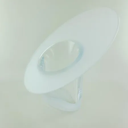Lasimaljakko Iittala, Marcel, signeerattu Timo Sarpaneva Iittala 2004, korkeus 190mm, kaiverrus pohjassa.  Ota yhteys panttilainaamoon kuljetusmaksusta sopimiseksi.