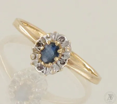Sinisafiirisormus timanteilla 4xn.0.005ct, käytön jälkiä, koko 18, 585br, paino 1,8g