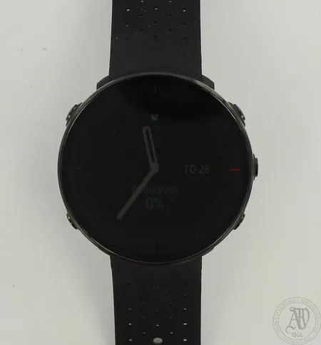 Urheilukello Polar Wantage M, Balck M/L, mitat 46 x 46 x13 mm, Always-on -värinäyttö, ostokuitti 11.2.2019, laatikko ja virtajohto. Lähetetään postipakettina.