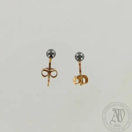 Hematiittikorvakorut, Ø 3mm, 585br, paino 0,5g 