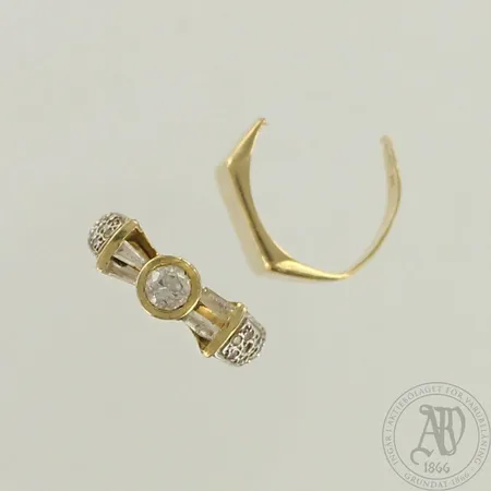 2 viallista sormusta, 585br, paino 7,8g 
