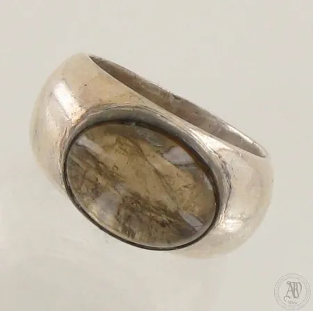 Kivisormus, käytön jälkiä, koko 17¾, 800br, paino 12,5g
