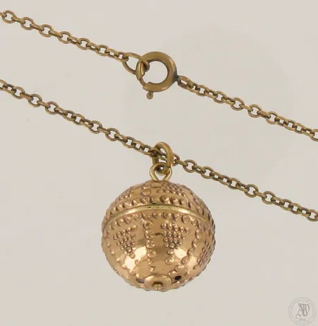 Kaulakoru Kalevala Koru, Halikon käätykorut, ketjun pituus 35cm, riipuksen Ø 19mm, pronssia