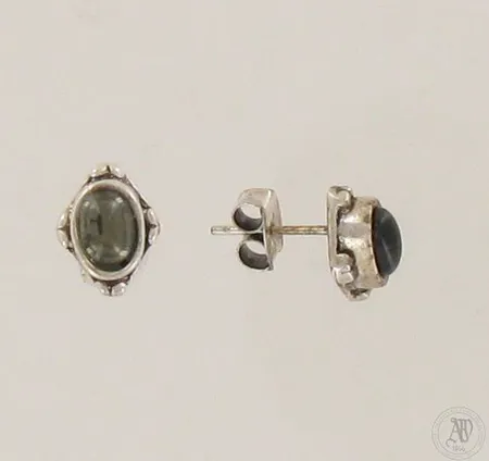 Kivikorvakorut, korkeus 10mm, metallia