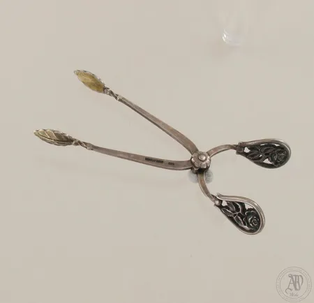 Sokeripihdit, pituus 110mm, vuodelta 1946, 813, paino 24,5g 