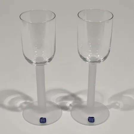 Kaksi snapsi lasia Nuutajärvi, Saturnus, Design Heikki Orvola Lähetetään postipakettina.