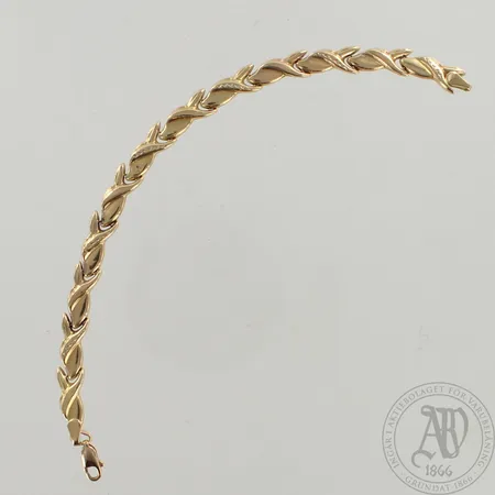 Rannekoru, käytön jälkiä, pituus 170mm, 585, paino 5,7g 