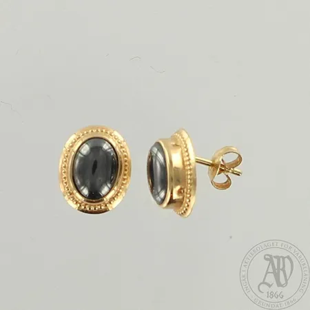 Hematiittikorvakorut, korkeus 11mm, 585br, paino 1,6g 