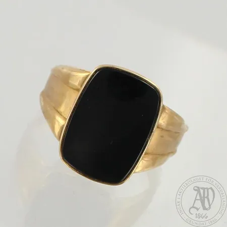 Kivisormus, koko 23, 585br, paino 6,4g 