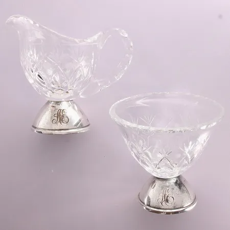 Kristalli sokerikko ja kermakko, kaiverrettu, korkeus 8cm, 813 Paino: 0 g Lähetetään postipakettina.