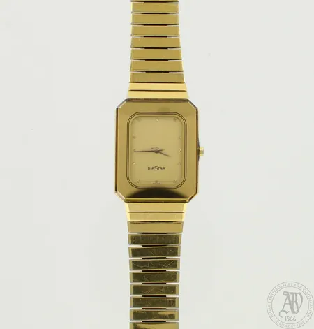 Teräsrannekello Rado, Diastar 135.1013.3, Quartz, taulun mitat 25x30mm, lasissa ja rannekkeessa  käytön jälkiä, rannekeen pituus pisimmillään 220mm, rasia