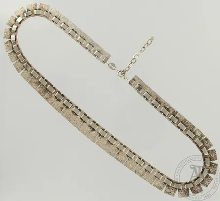 Kaulakoru, pituus 41-45cm, 830, paino 17,5g 