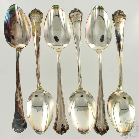 Kuusi jälkiruokalusikkaa, Chippendale, kaiverrettu, pituus 170mm, 830, paino 229,1g 