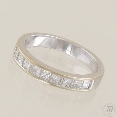 Timanttisormus 9xn.0.08ct princess, koko 19, 585 valkokulta, paino 5,0g
