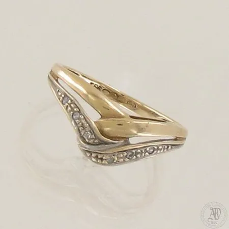 Timanttisormus 6xn.0.005ct, koko 17, 585 kelta- ja valkokulta, paino 1,9g