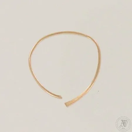 Viallinen sormus, 750, paino 0,6g