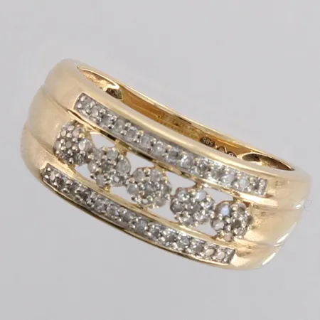 Timanttisormus 60xn.0.005ct kolme timanttia puuttuu, koko 17, kaiverrettu, 585, paino 4,1g