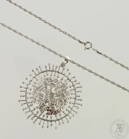Kaulakoru Aurinko-riipus ,Tapio Wirkkala, ketjun pituus 44cm, 830, paino 12,3g 
