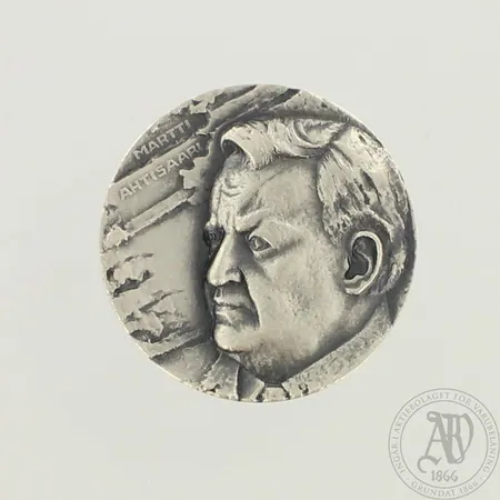 Hopeamitali, Martti Ahtisaari, nro. 170/100, aitoustodistus, 925, paino 44,3g 