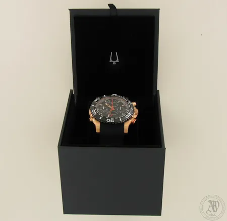 Teräsrannekello Bulova Precisionist chronograph, 200 meters, malli 98B21, uudenveroinen, takuu voimassa 10.12.2020, laatikko ja takuukuitti