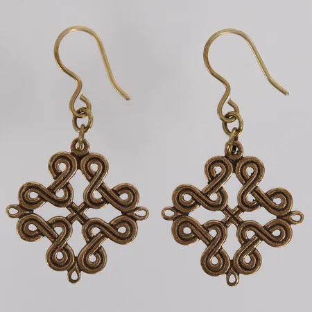 Korvakorut, Kalevala Koru, Karjalainen Nauhapunos, korkeus 43mm, pronssia