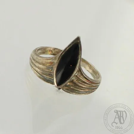 Kivisormus, koko 16¾, 925br, paino 2,3g 