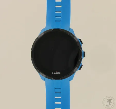 GPS-Urheilukello Suunto Spartan Sport Blue, laatikko ja virtajohto