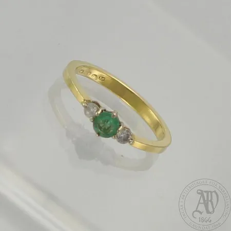 Kivisormus timanteilla 2xn.0.05ct, koko 16¾, 750br, paino 2,4g