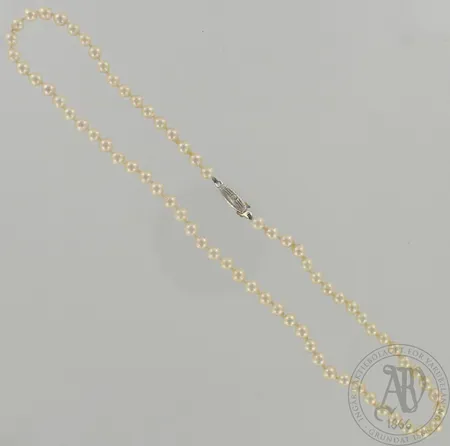 Helmikaulanauha, helmen Ø 5mm, pituus 42cm, hopealukolla 925