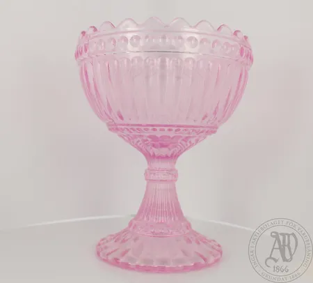 Iittala Mariskooli, korkeus 15,5cm,  vaalea pinkki Lähetetään postipakettina.