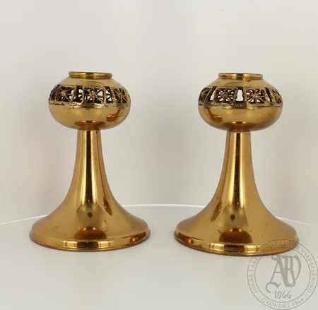Kynttilänjalat, design Pentti Sarpaneva, Pitsi, korkeus 95mm, pronssia