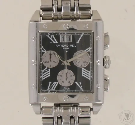 Teräsrannekello Raymond Weil Tango, kaiverrus takakannessa, quartz, päivyri, taulun koko 36x33mm, hihnan pituus 190mm, taulun fosforointi irronnut 6. kohdalta, aitoustodistus, ohjekirja, laatikko 